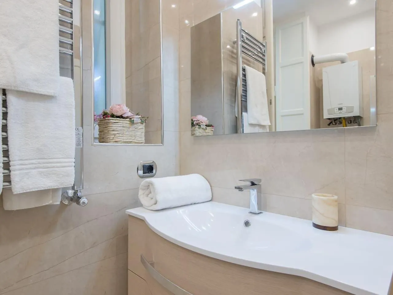 White House In Rome Apartment